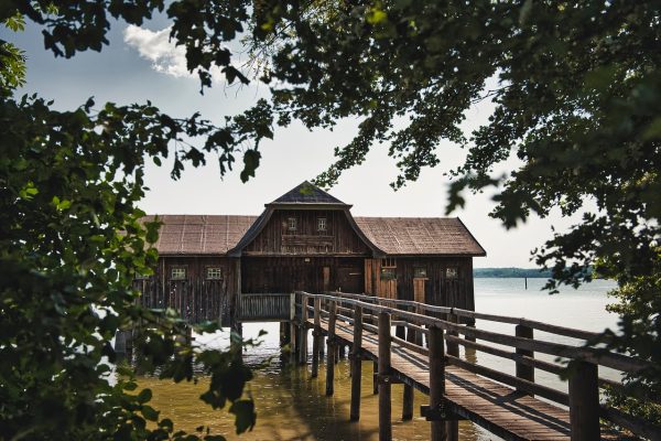 boathouse-8055954_1280
